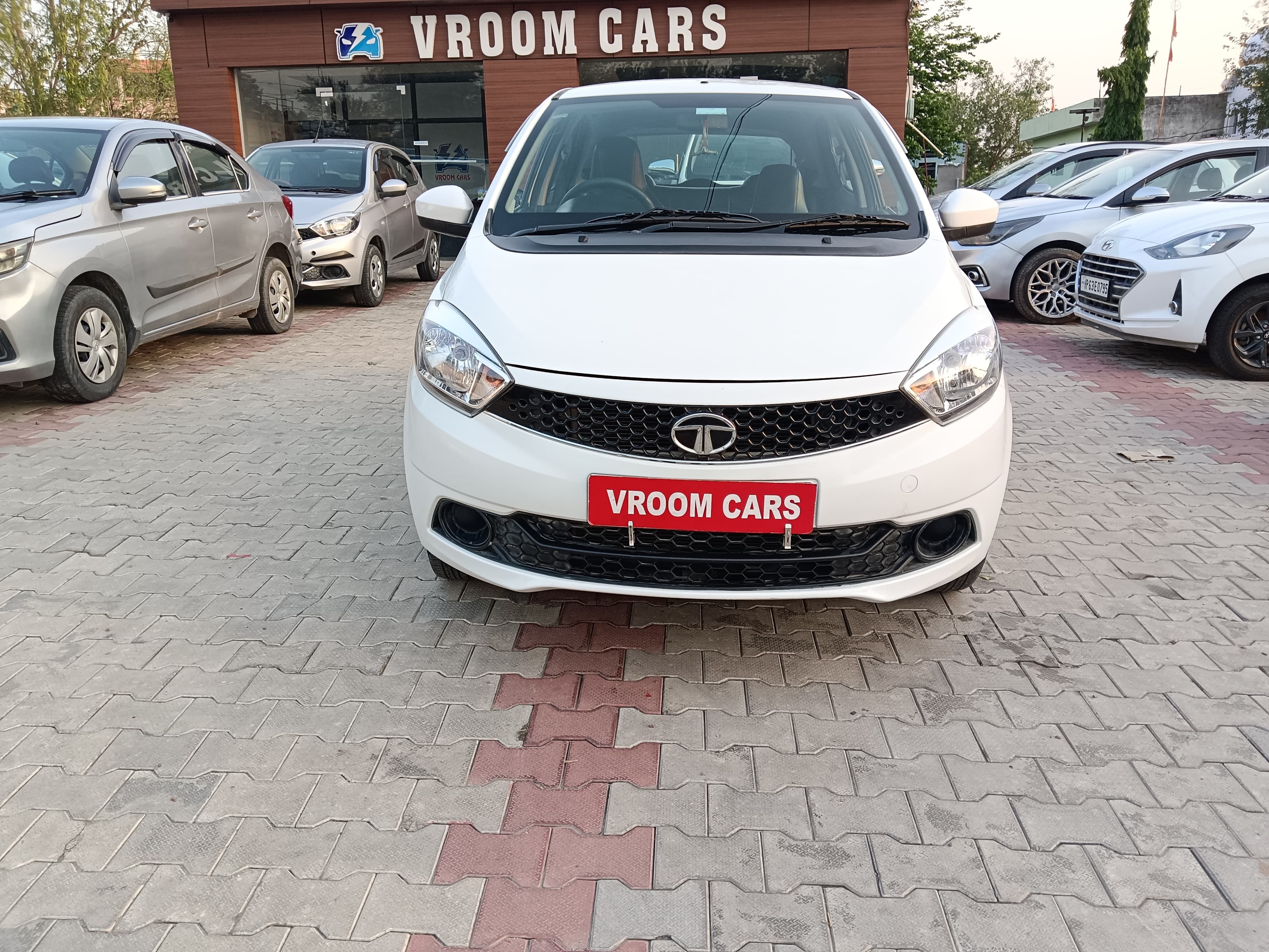 TATA TIAGO XM 1.2